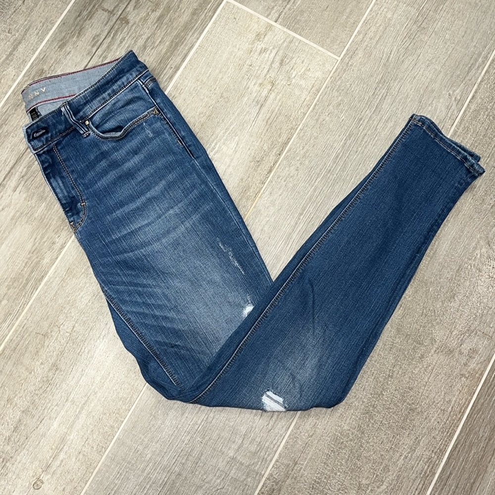 WHBM distressed skinny